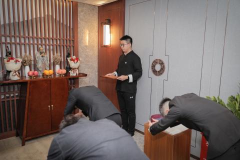 罗湖区委统战部副部长、工商联党组书记叶志伟一行到U8国际调研
