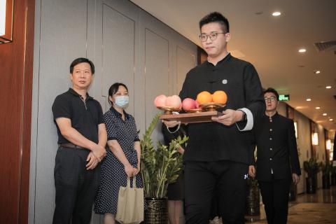 罗湖区委统战部副部长、工商联党组书记叶志伟一行到U8国际调研