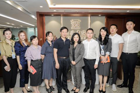 罗湖区委统战部副部长、工商联党组书记叶志伟一行到U8国际调研