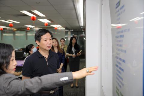 罗湖区委统战部副部长、工商联党组书记叶志伟一行到U8国际调研
