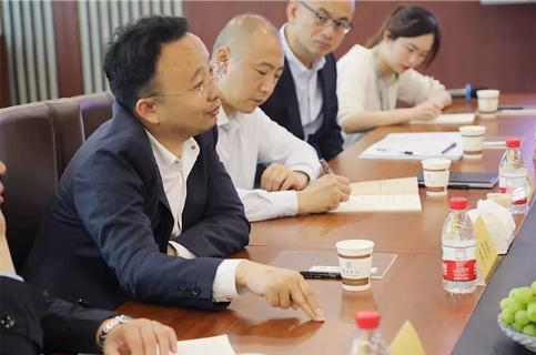 明光市市委书记被U8国际企业文化深深感动 | 深入沟通合作空间广阔